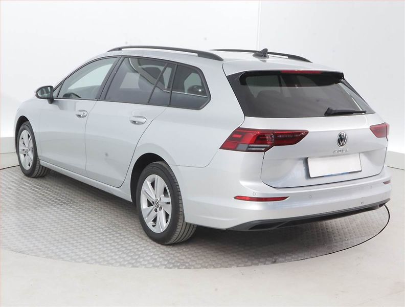Volkswagen Golf (2022) Life 2.0 TDI, Serv.kniha, Navi - fotka 4 z 15
