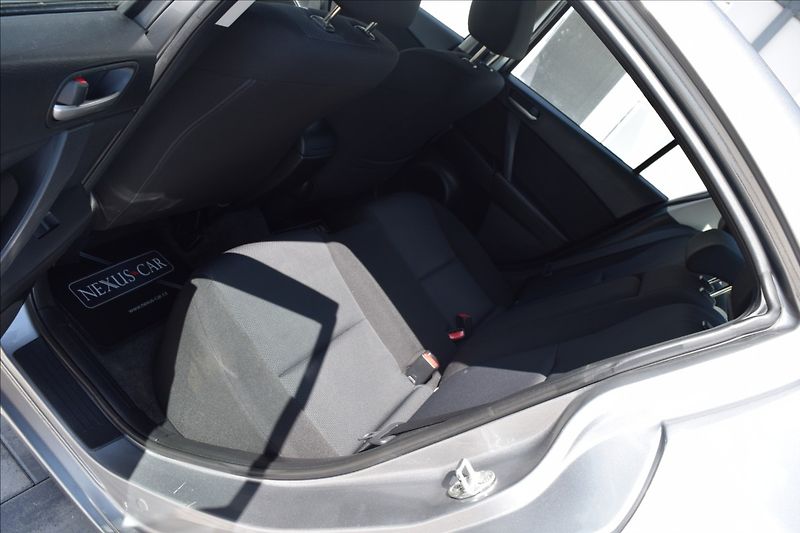 Mazda 3 1,6 i 77KW NOVÁ STK TOP STAV! - fotka 18 z 48