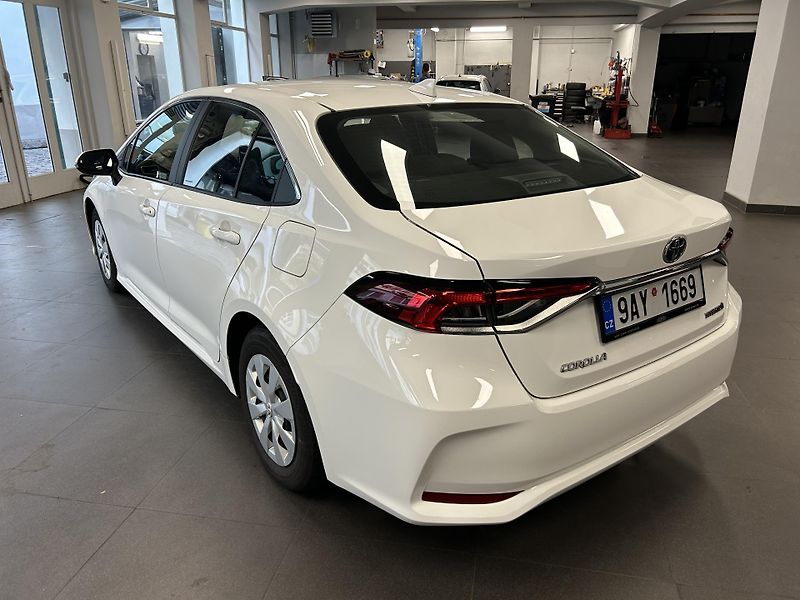 Toyota Corolla (2023) 1.8 Hybrid AT LED Kamera - fotka 3 z 26