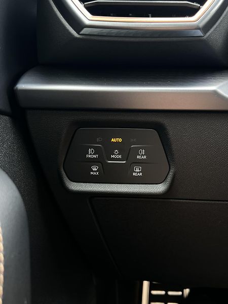 Cupra Leon 1.5 eTSI 110kW DSG 1.Maj DPH - fotka 21 z 26