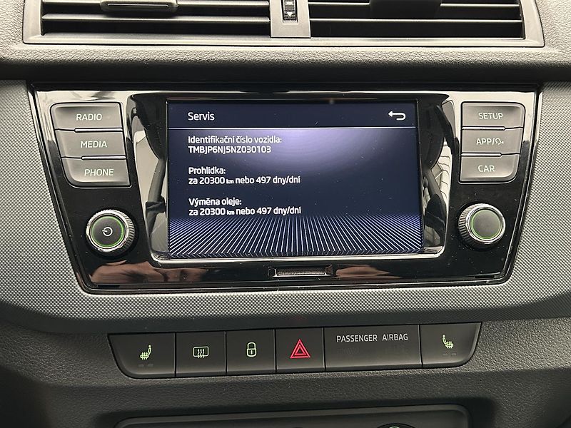 Škoda Fabia 1.0 TSI Active Plus - fotka 12 z 23