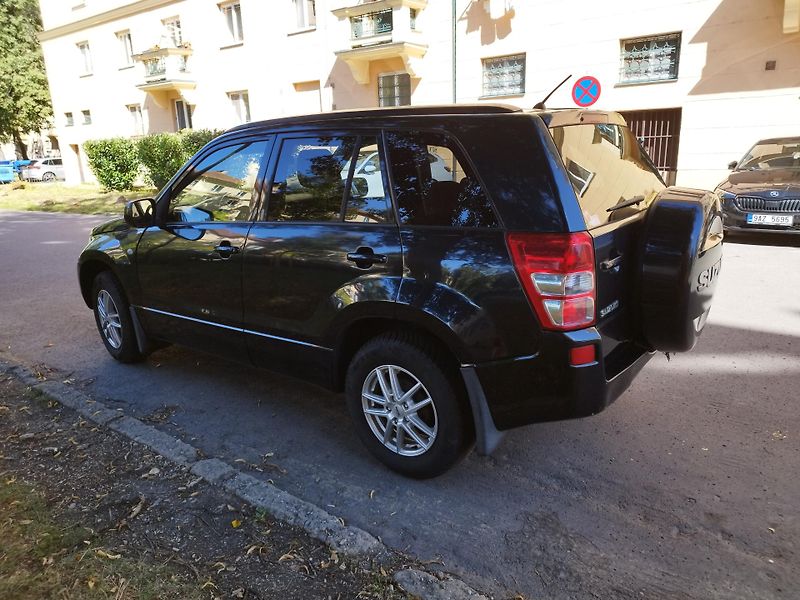 Suzuki Grand Vitara (2007) - fotka 2 z 26