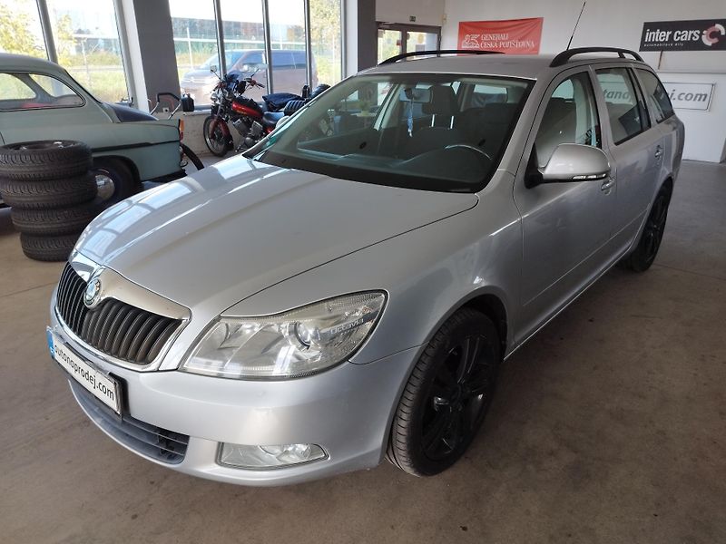 Škoda Octavia (2010) 1,6TDi 77KW KLIMA ALU NAVI - fotka 4 z 21