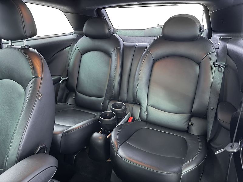 Mini Cooper 2.0 SD ALL4, NAVIGACE, HARMAN& - fotka 11 z 18