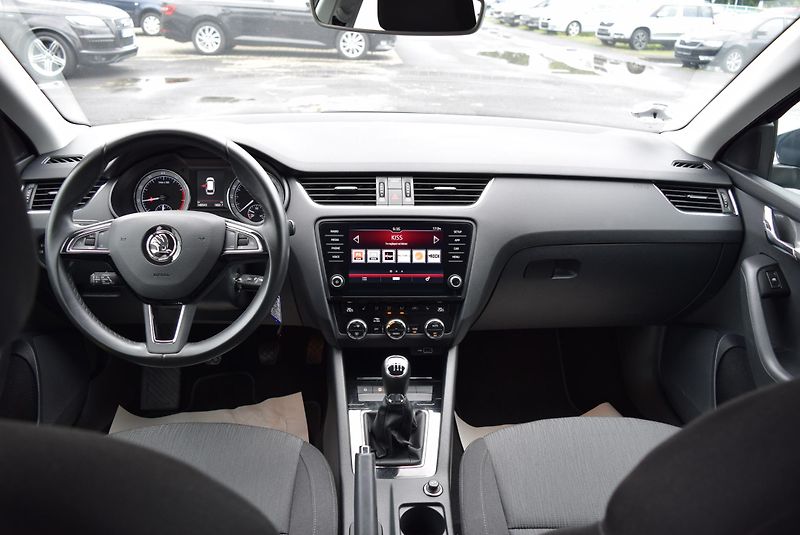 Škoda Octavia (2019) 1.5TSI 110kw STYLE TAŽNÉ SMART - fotka 19 z 45