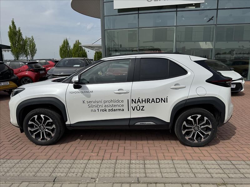 Toyota Yaris Cross 1,5 Style 4x4 - fotka 9 z 12