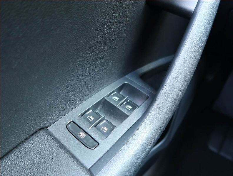 Škoda Octavia (2013) 2.0 TDI, Tempomat - fotka 18 z 20