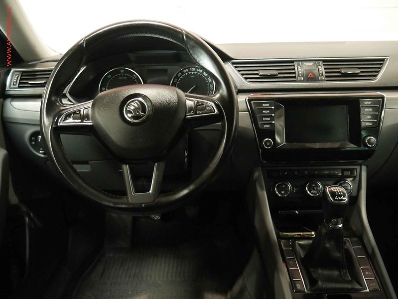 Škoda Superb (2016) 2.0 TDI 4x4, ČR, bixen - fotka 11 z 22