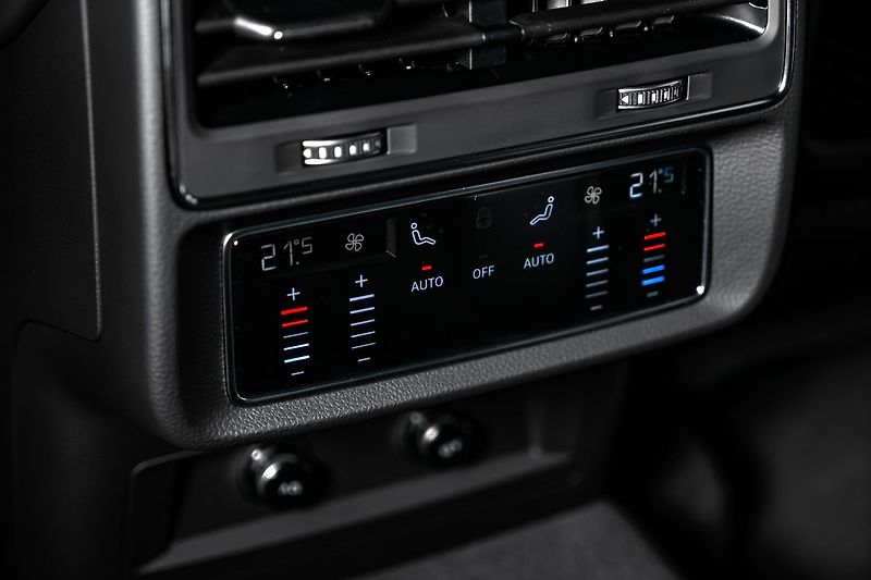 Audi Q8 50TDI Sline Vzduch Laser Masáž - fotka 19 z 25