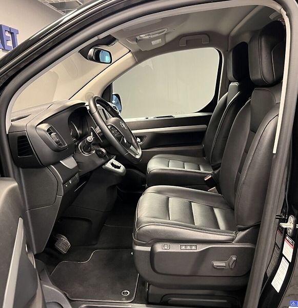 Toyota ProAce Verso VIP LONG 7S - fotka 7 z 19