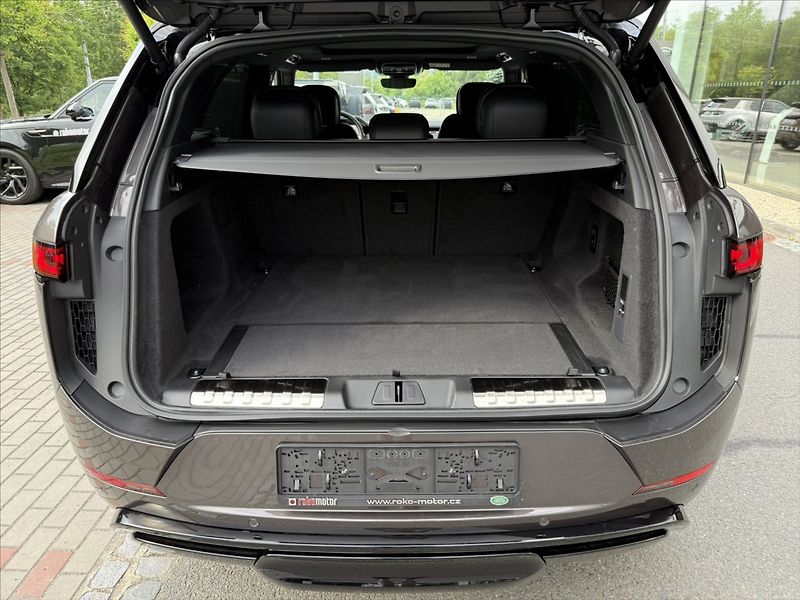 Land Rover Range Rover Sport (2026) 3,0 DYNAMIC SE D250 - fotka 22 z 24