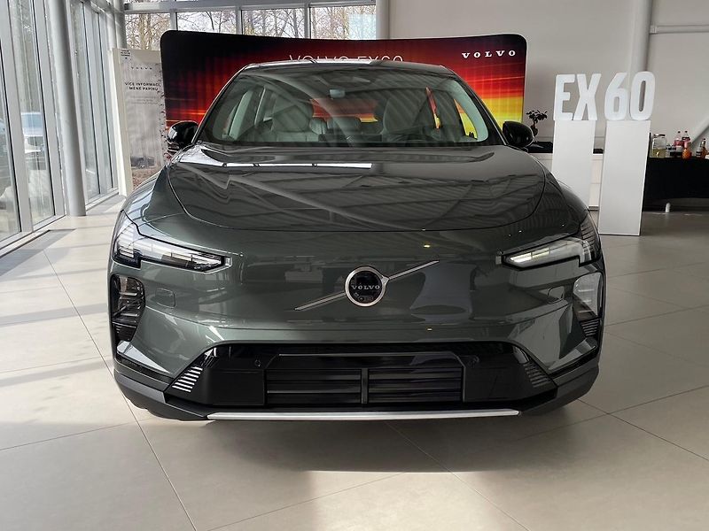 Volvo EX60 (2026) P10 AWD ULTRA - fotka 19 z 27