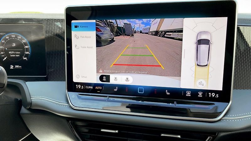 Volkswagen Passat 1.5 eTSI Webasto Tažné Kamera - fotka 11 z 14