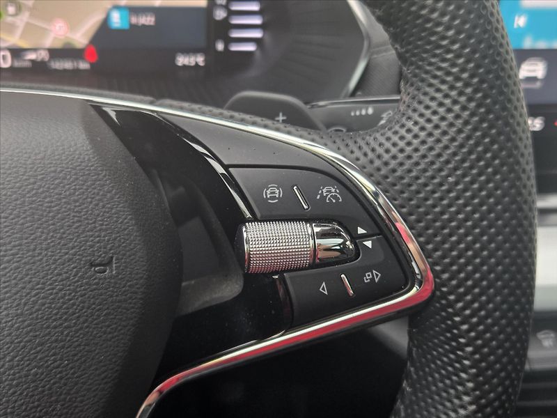 Škoda Octavia 2,0 TDi DSG Style Tažné z. 1.m - fotka 18 z 21