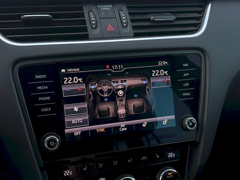 Škoda Octavia (2019) Combi 2.0 Tdi 135 kW DSG 4x4 L - fotka 22 z 27