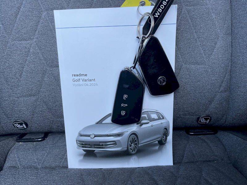 Volkswagen Golf Variant (2024) 1,5 eTSI 85 kW Life - fotka 33 z 34