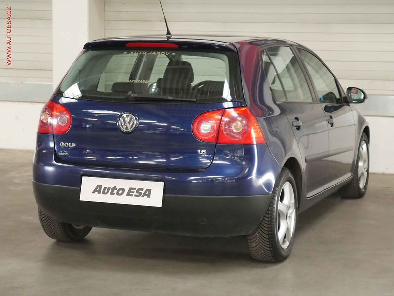 Volkswagen Golf (2007) 1.6i, ČR, autoAC - fotka 6 z 15