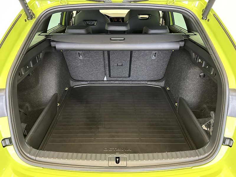 Škoda Octavia 2.0 TDI SportLine - fotka 19 z 23