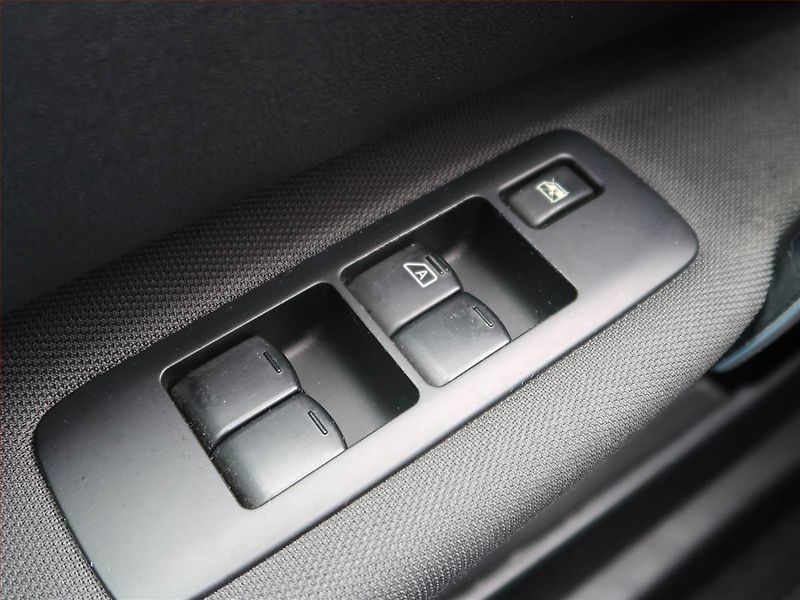Nissan Qashqai (2013) 1.6 dCi, 4X4, Navi, Xenony - fotka 17 z 17