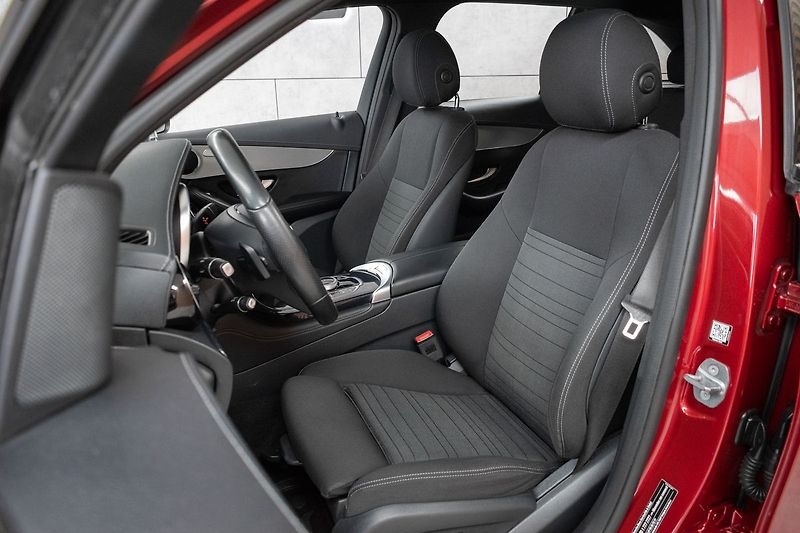 Mercedes-Benz GLC 250d 4MATIC*ACC*TAŽNÉ*DPH - fotka 12 z 44