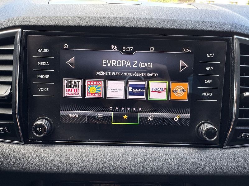 Škoda Karoq (2022) 2.0TDi LED Kamera Smartlink - fotka 10 z 48