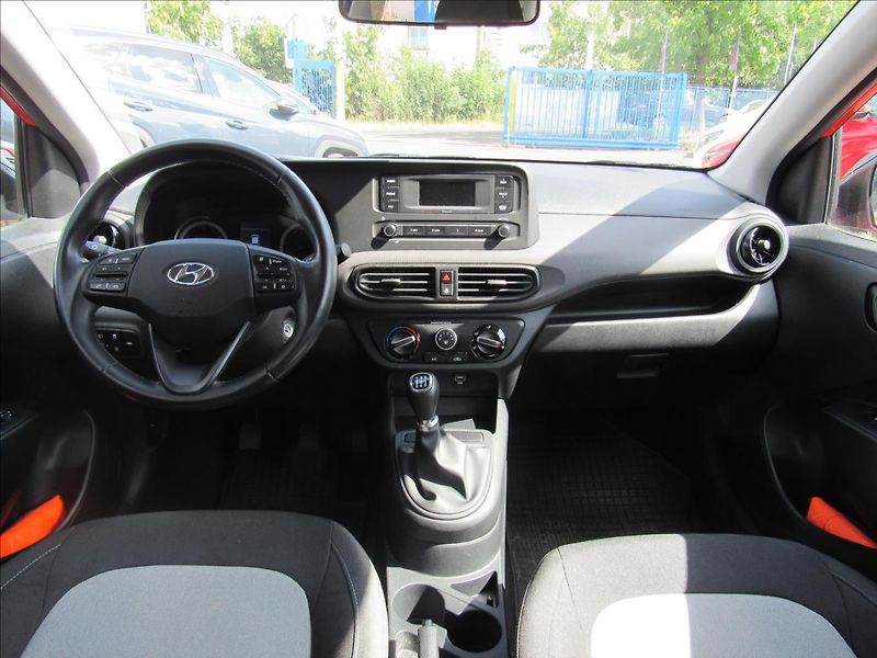 Hyundai i10 1,0 MPi 49kW - fotka 11 z 28