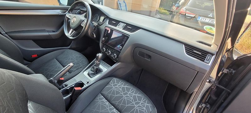 Škoda Octavia (2018) 2,0TDi 110kW DSG 4×4 „CLEVER“ - fotka 16 z 37