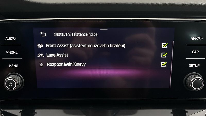 Škoda Octavia 2.0 TDI Ambition Combi - fotka 23 z 24