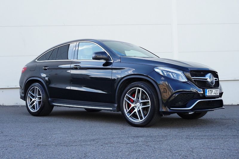 Mercedes-Benz GLE 63S AMG 4M - fotka 3 z 50