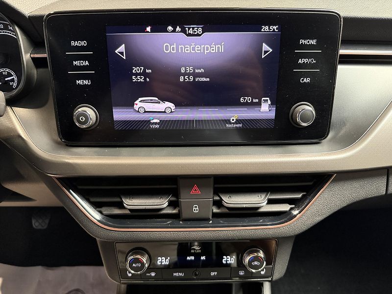 Škoda Scala 1.5 TSI 110kW Style - fotka 7 z 11