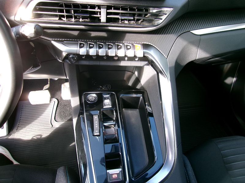 Peugeot 5008 7míst aut. ZÁRUKA - fotka 16 z 27