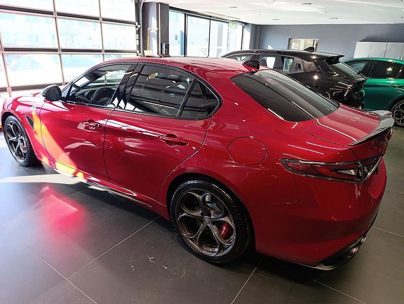 Alfa Romeo Giulia (2026) Quadrifoglio 2.9 V6 Turbo 520K - fotka 8 z 36