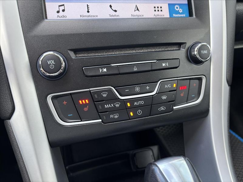 Ford Mondeo 2,0 TDCi AT WEBASTO TOP STAV - fotka 24 z 39
