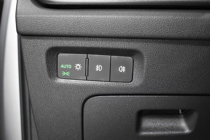 Škoda Octavia 2.0TDi*AMBITION*DPH*SERVIS - fotka 16 z 42