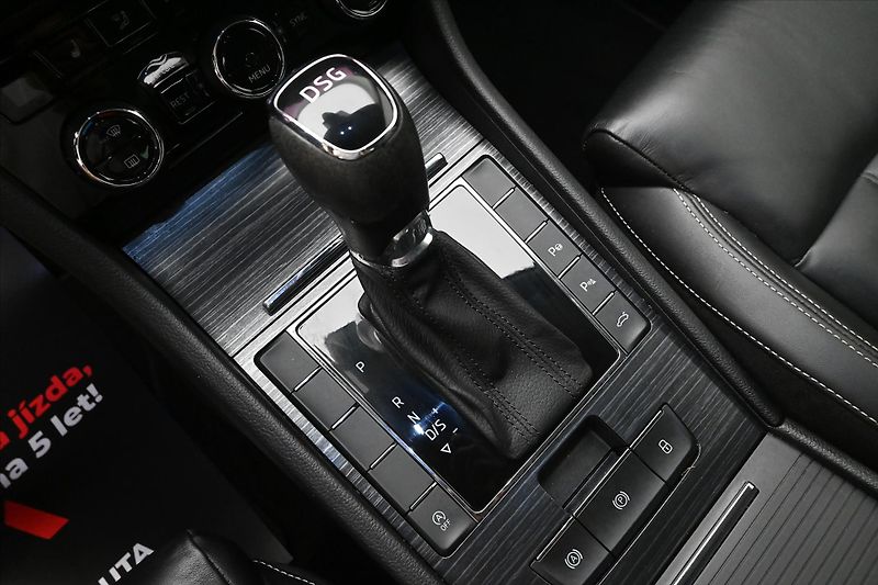 Škoda Superb 2,0 TDI 110kW DSG Style Záruka - fotka 23 z 32