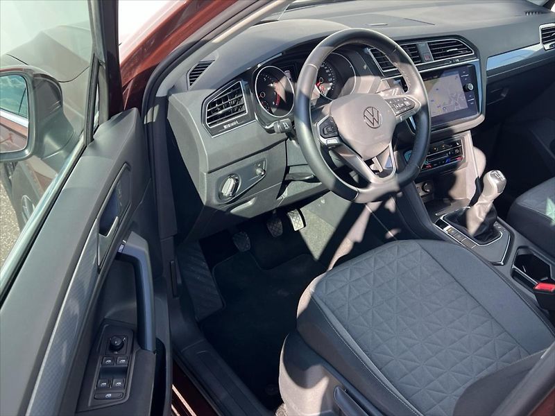 Volkswagen Tiguan 1,5 TSi 110 kW LIFE - fotka 6 z 27