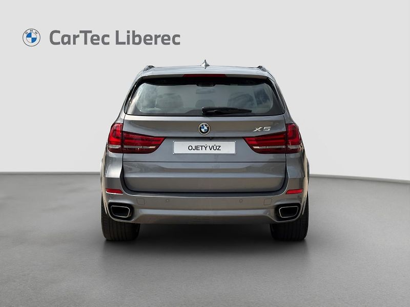 BMW X5 xDrive30d - fotka 19 z 21