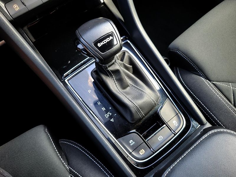Škoda Karoq 1.5 TSI 110kW DSG SPORTLINE  - fotka 23 z 45