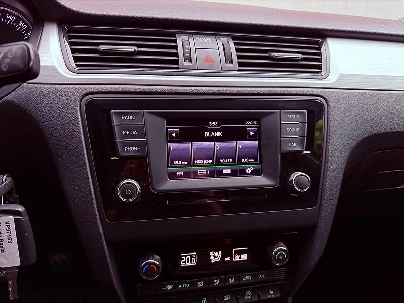 Škoda Rapid 1.2 TSi Drive, Serviska, AutoA - fotka 19 z 25