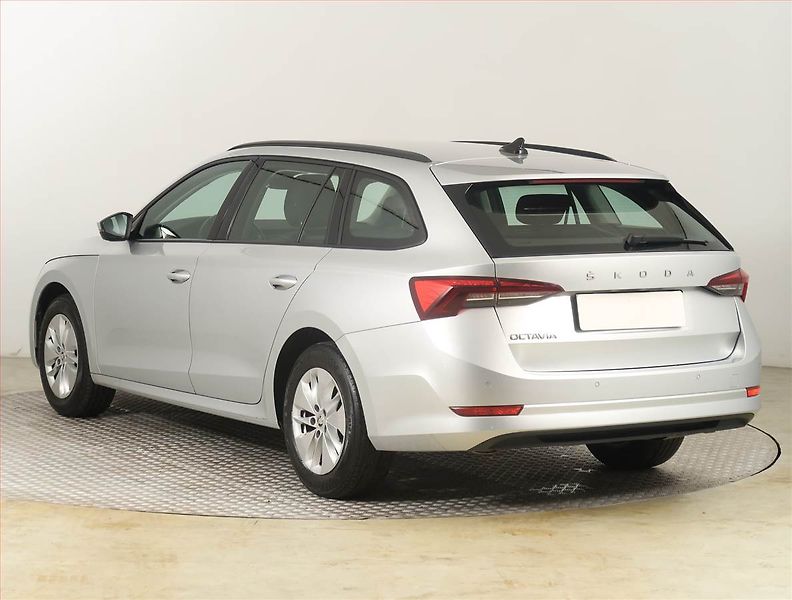 Škoda Octavia (2022) Ambition 2.0 TDI, ČR,1.maj - fotka 4 z 16