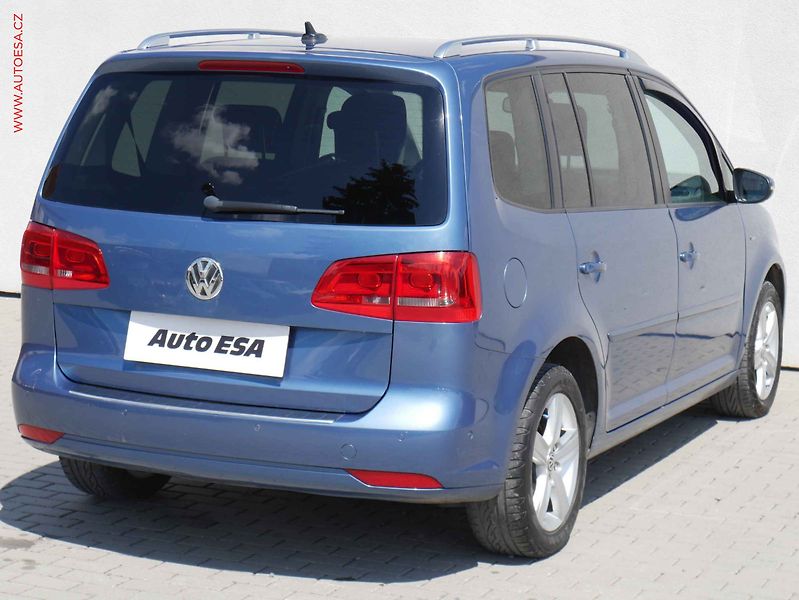 Volkswagen Touran (2013) 2.0 TDI, Xenon, webasto - fotka 4 z 23