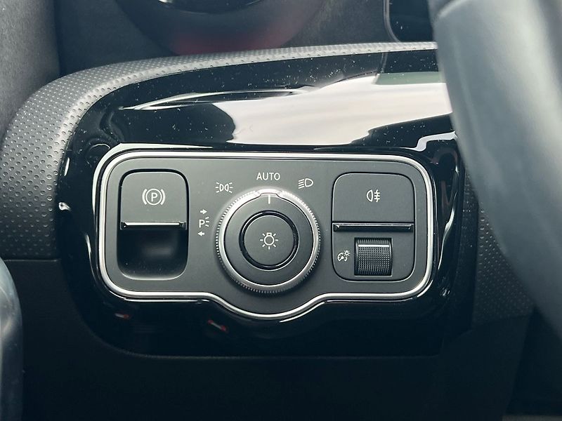 Mercedes-Benz Třídy A A 200d AMG line - fotka 21 z 29