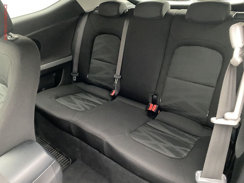 Kia Ceed (2015) 1.4 i, Style, TZ,  výhřev sed - fotka 10 z 14