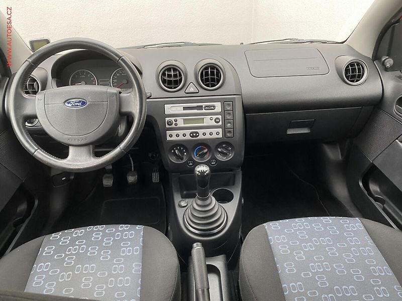 Ford Fiesta (2004) 1.3i, ČR, AC - fotka 8 z 15