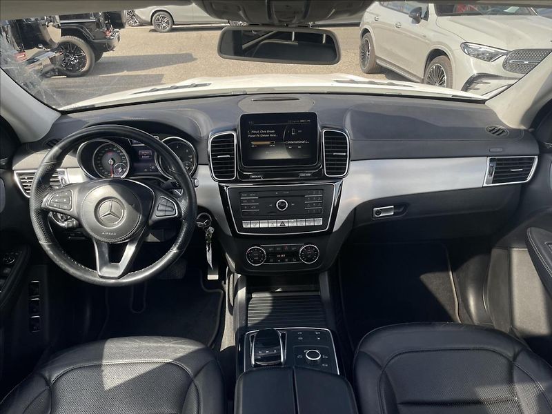 Mercedes-Benz GLS 350d 4MATIC - fotka 11 z 22