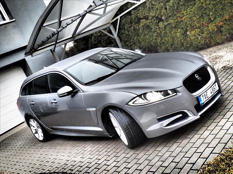 Jaguar XF 3,0 ČR, Automat, Navigace - fotka 3 z 46