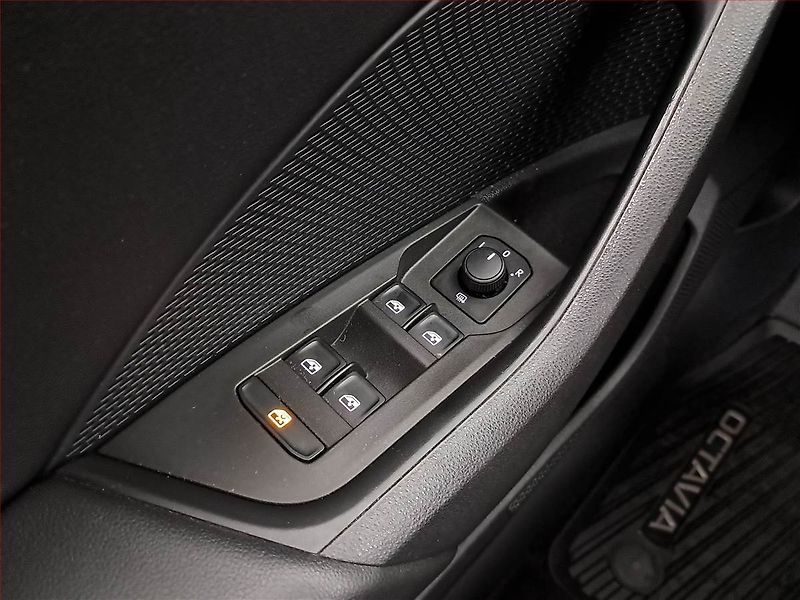 Škoda Octavia (2022) Ambition 2.0 TDI, ČR,1.maj - fotka 20 z 21