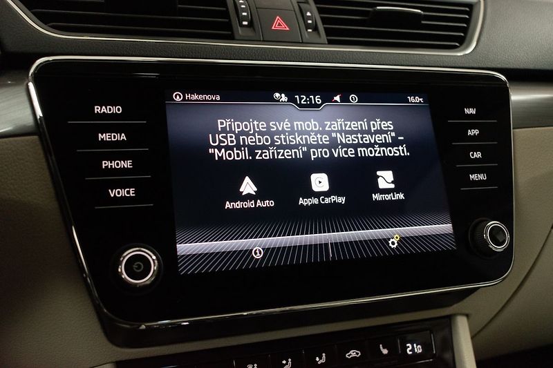 Škoda Superb TDI 147kW 4x4*STYLE*DPH*ČR 1.M - fotka 26 z 40