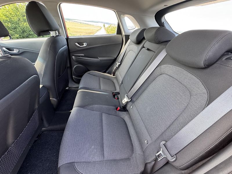 Hyundai Kona EV 42 kWh 100 kW Kamera SoH 95 - fotka 8 z 26