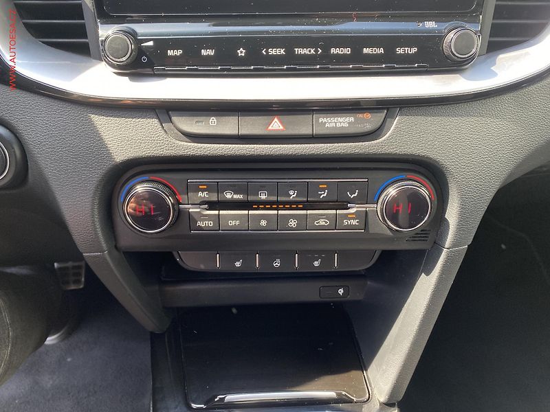 Kia Ceed (2020) 1.4 T- GDi, 1.maj,ČR, GT - fotka 18 z 20
